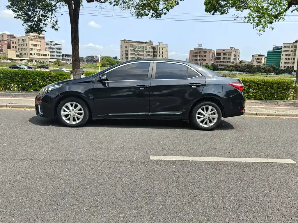 Corolla 2014 1.8L CVT GLX-i купить на сайте DeffCars