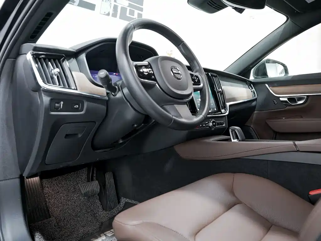 Volvo S90 2022 B5 Zhiyi Luxury Edition купить на сайте DeffCars