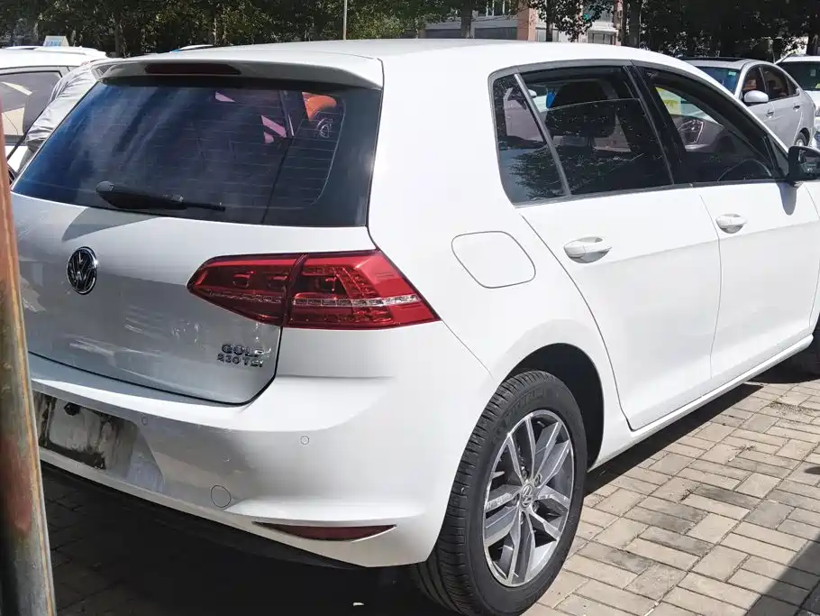 Golf 2016 230TSI automatic luxury model купить на сайте DeffCars