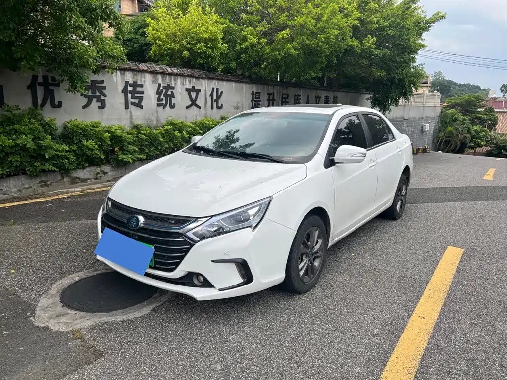 Qin New Energy 2017 1.5T Premium Model купить на сайте DeffCars