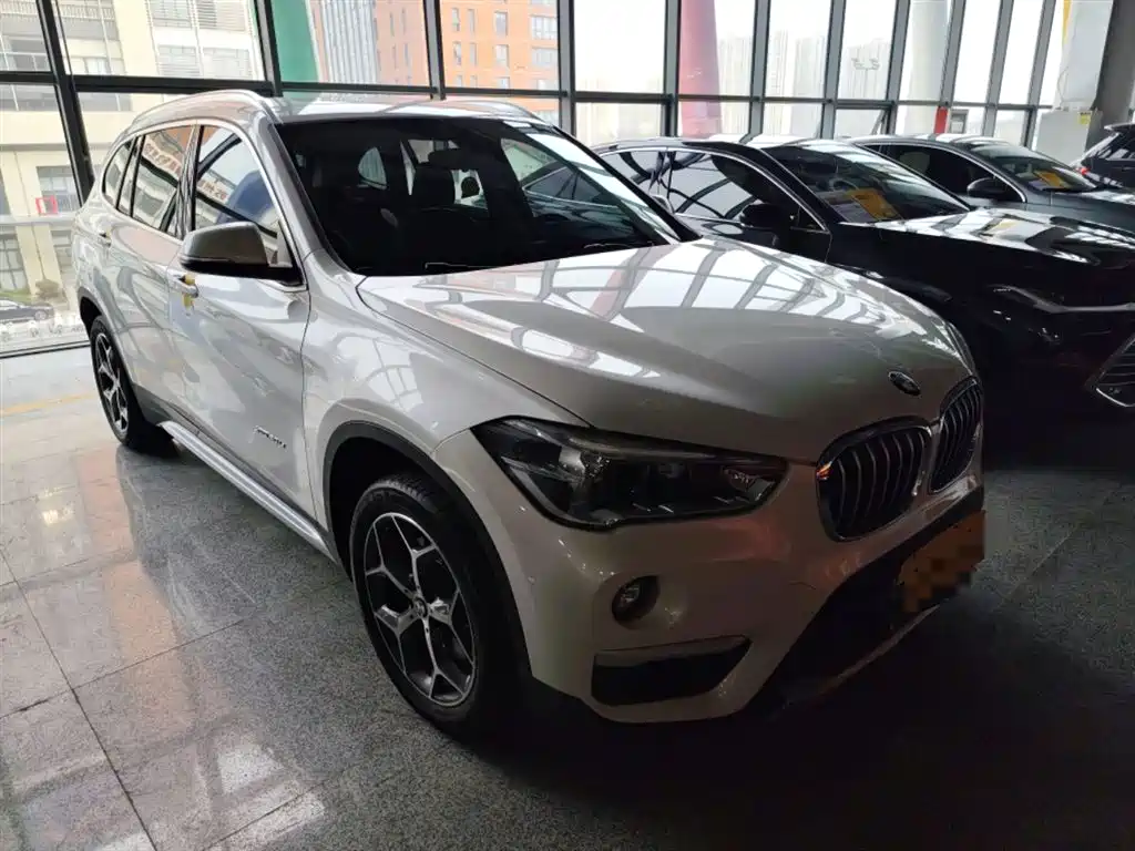 BMW X1 2018 xDrive20Li Exclusive Model купить на сайте DeffCars