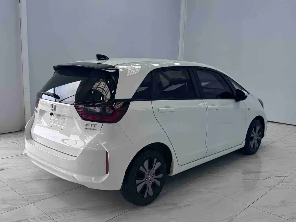 Fit 2021 1.5L CVT Fashion Edition купить на сайте DeffCars