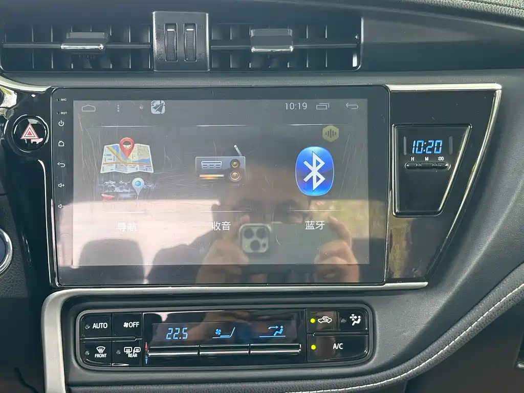 Corolla 2017 facelift dual engine 1.8L E-CVT leading version купить на сайте DeffCars