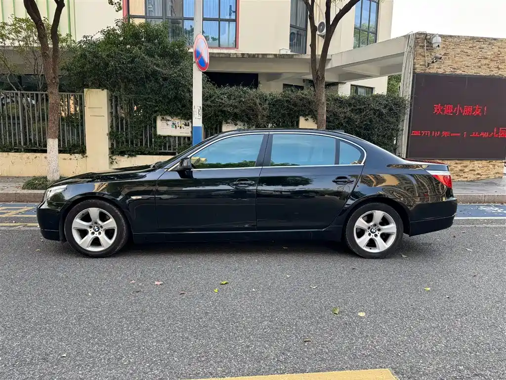 BMW 5 Series 2010 520Li Luxury купить на сайте DeffCars