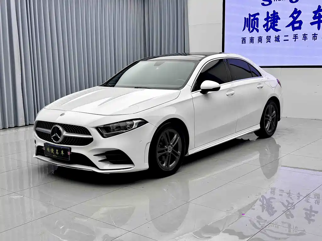Mercedes-Benz A-Class 2019 A 180 L Sports Sedan купить на сайте DeffCars