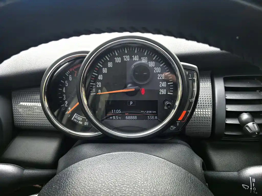MINI 2018 1.5T COOPER Color Commemorative Edition Five-Door Edition купить на сайте DeffCars