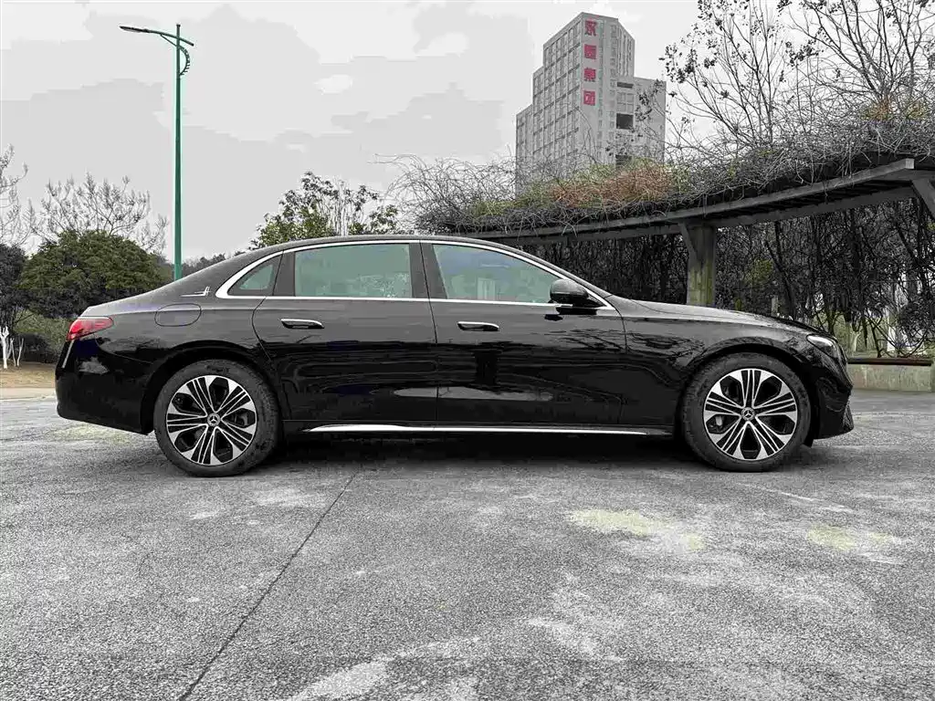 Mercedes-Benz E-Class New Energy 2024 E 350 e L plug-in hybrid sedan купить на сайте DeffCars