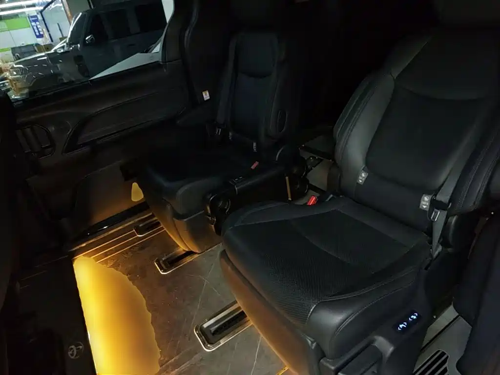 SIENNA 2021 2.5L Hybrid Premium Edition купить на сайте DeffCars