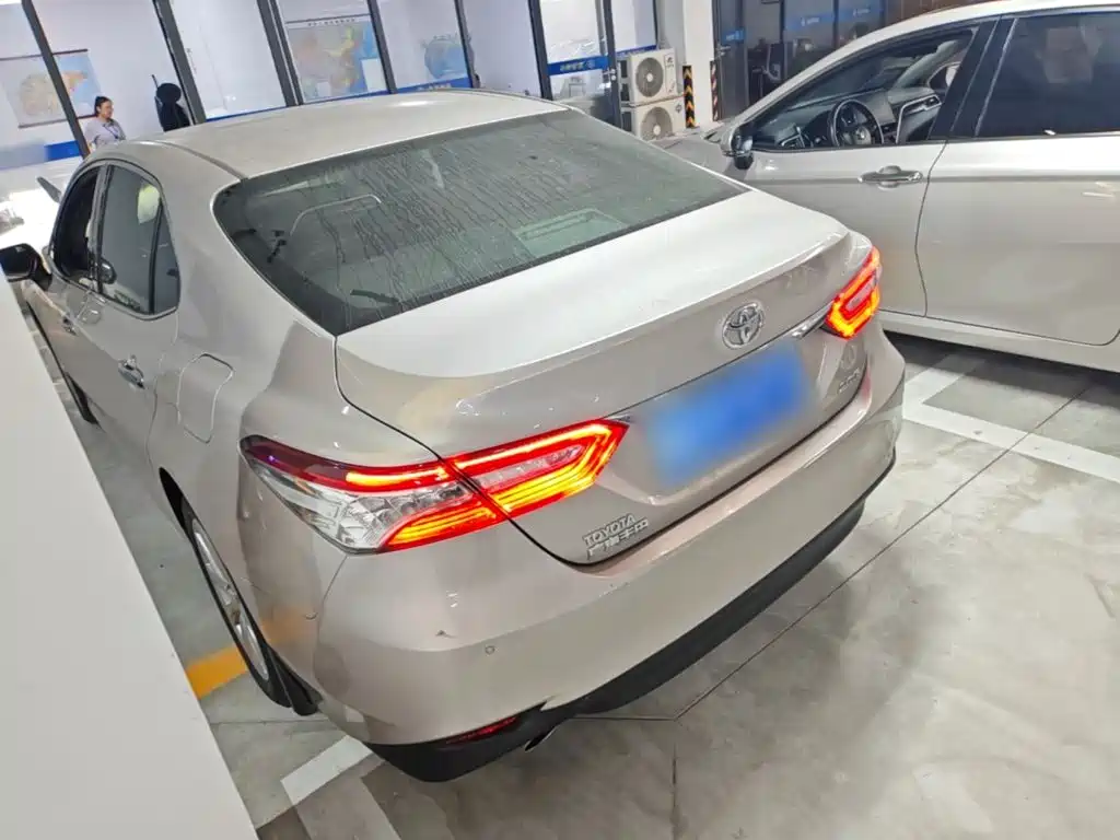 Camry 2018 2.0G Deluxe Edition купить на сайте DeffCars