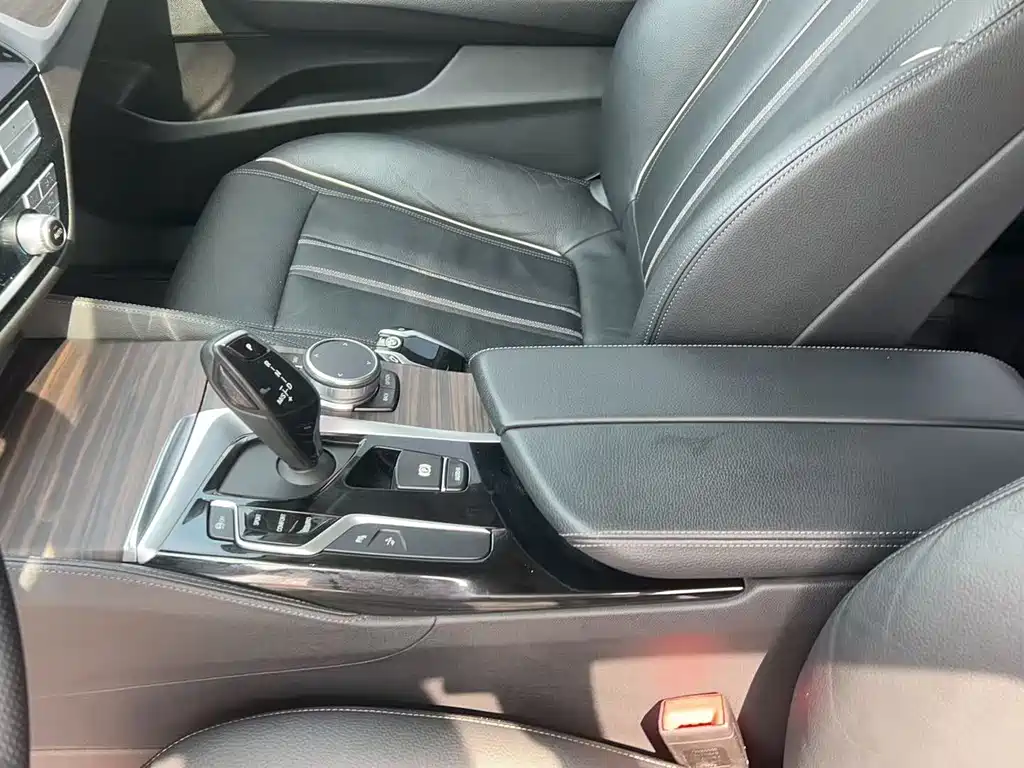 BMW 6 Series GT 2019 630i Luxury Design Package купить на сайте DeffCars