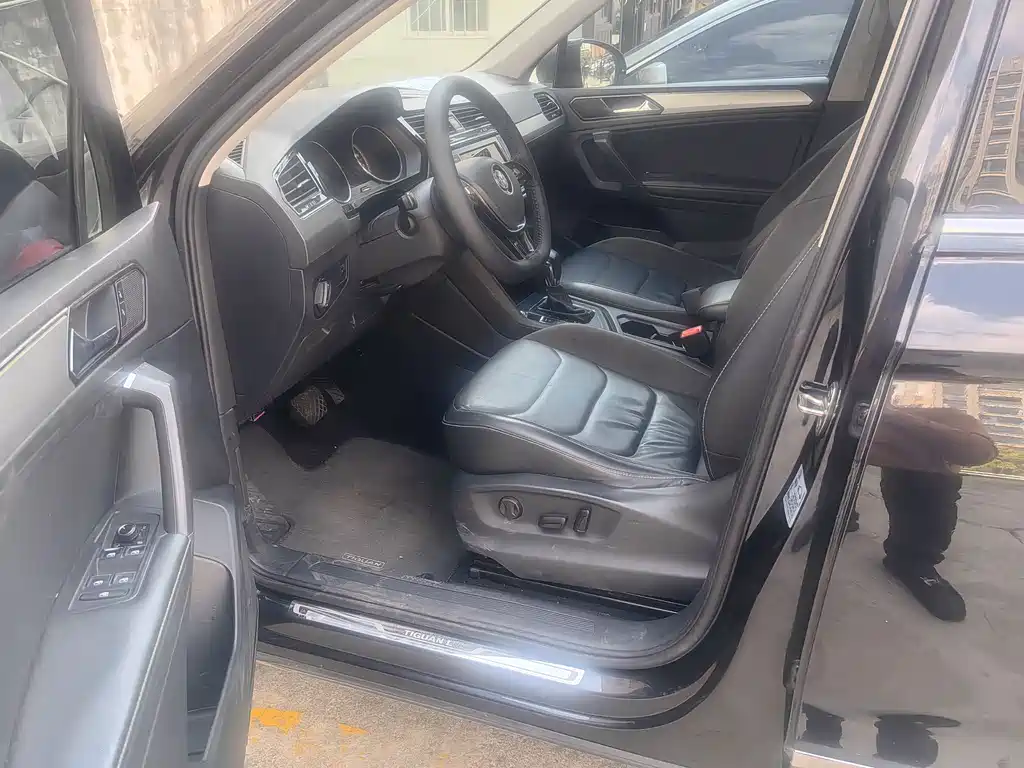 Tiguan L 2019 330TSI automatic two-wheel drive panoramic comfort version National VI купить на сайте DeffCars