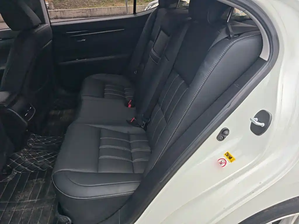 Lexus ES 2015 200 Elite Edition купить на сайте DeffCars