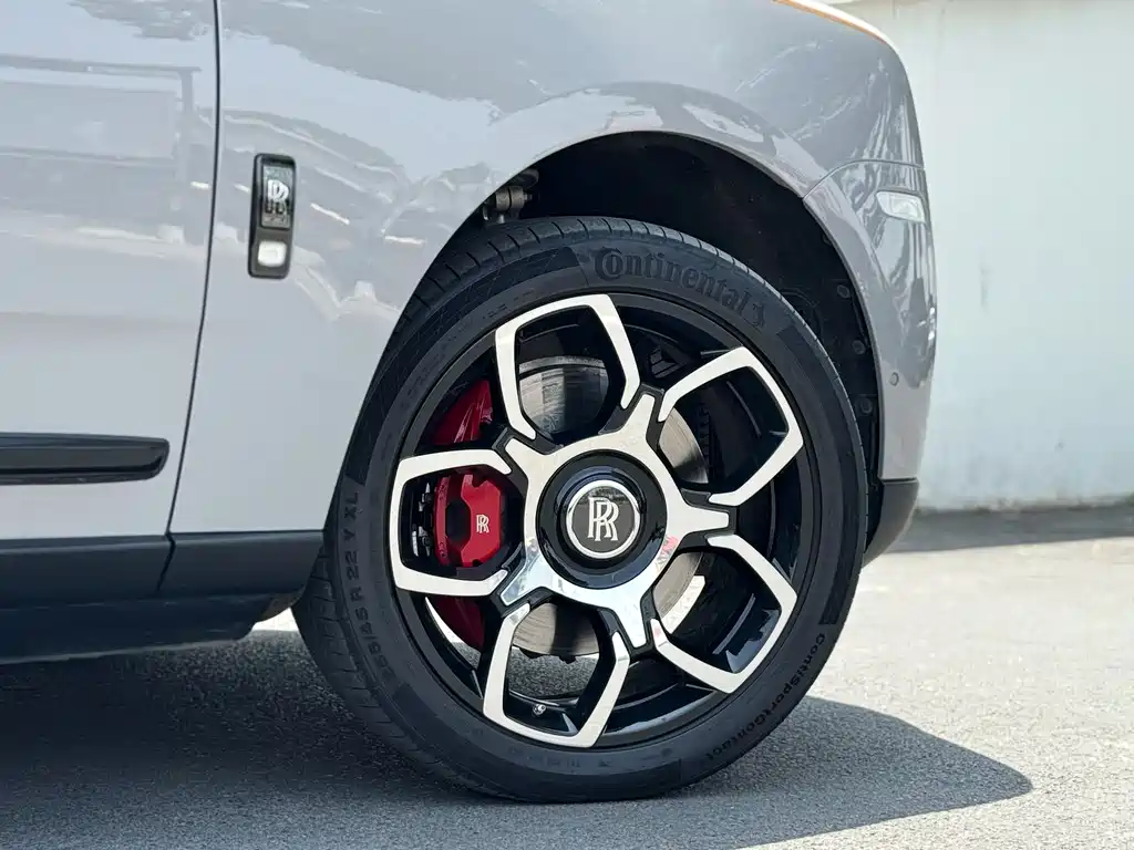 Cullinan 2020 Black Badge купить на сайте DeffCars