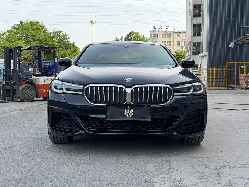 BMW 5 Series 2022 530Li Leading M Sports Package купить на сайте DeffCars