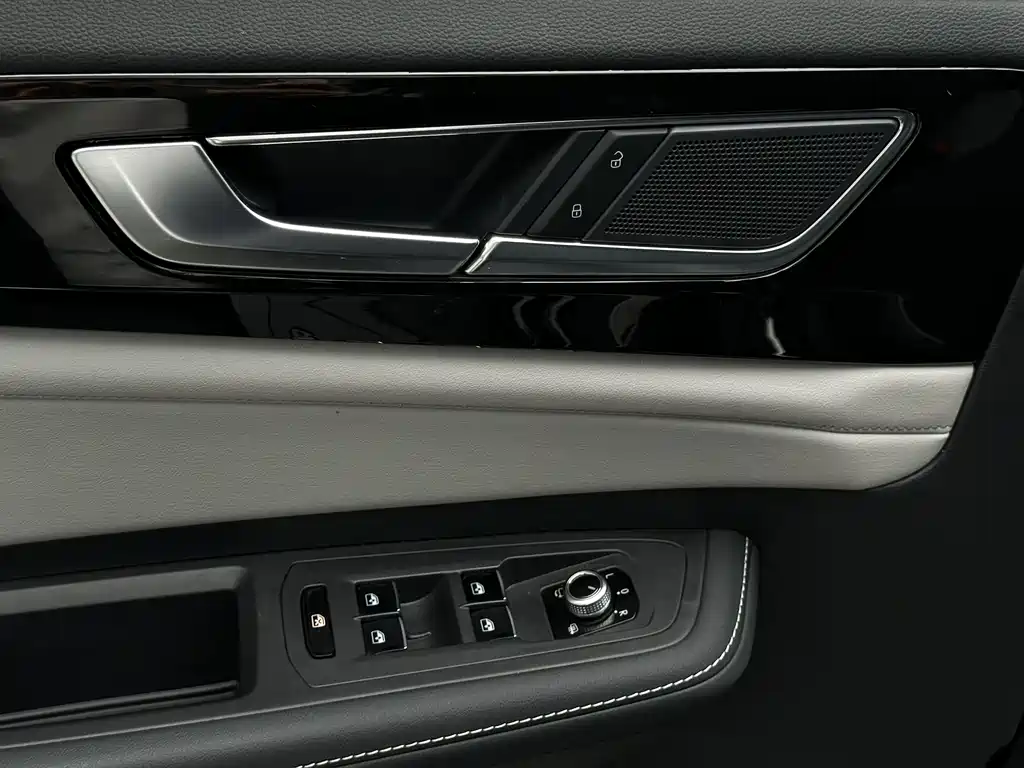 Touron 2022 380TSI four-wheel drive luxury version купить на сайте DeffCars