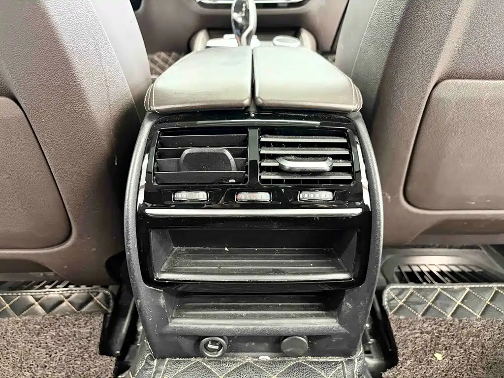 BMW 5 Series New Energy 2019 Model 530Le Luxury Package купить на сайте DeffCars