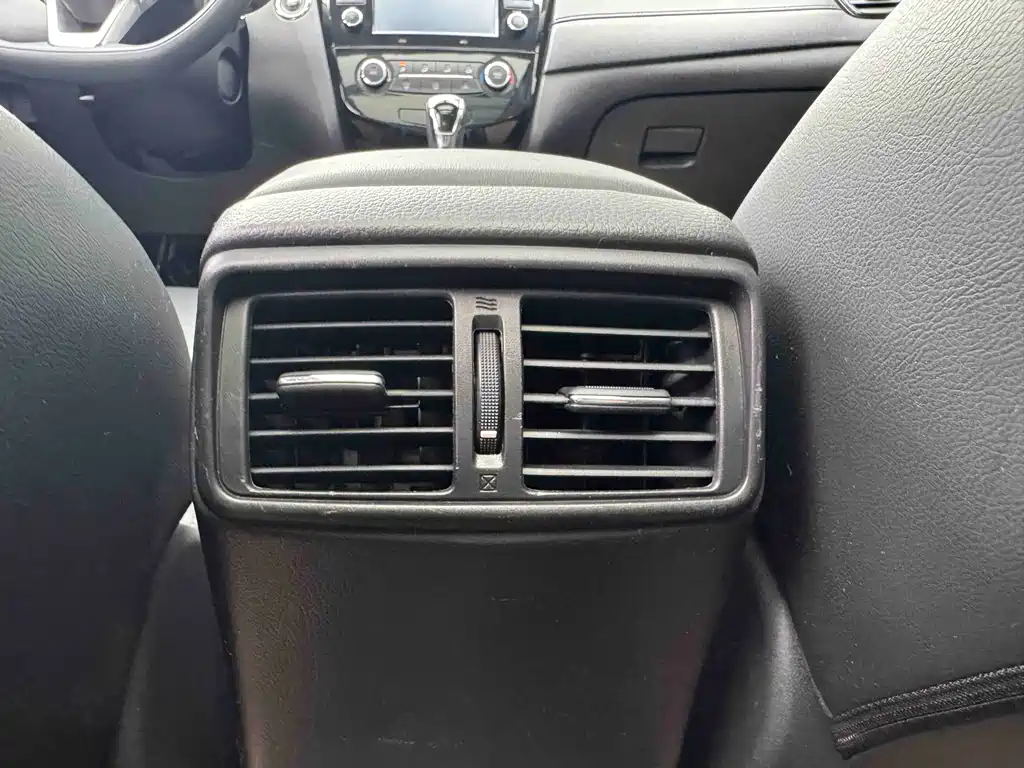 X-Trail 2017 2.0L CVT Comfort Edition 2WD купить на сайте DeffCars