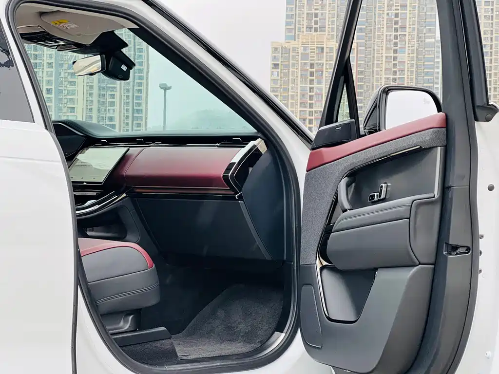 Range Rover Sport 2024 400PS Dynamic SE купить на сайте DeffCars