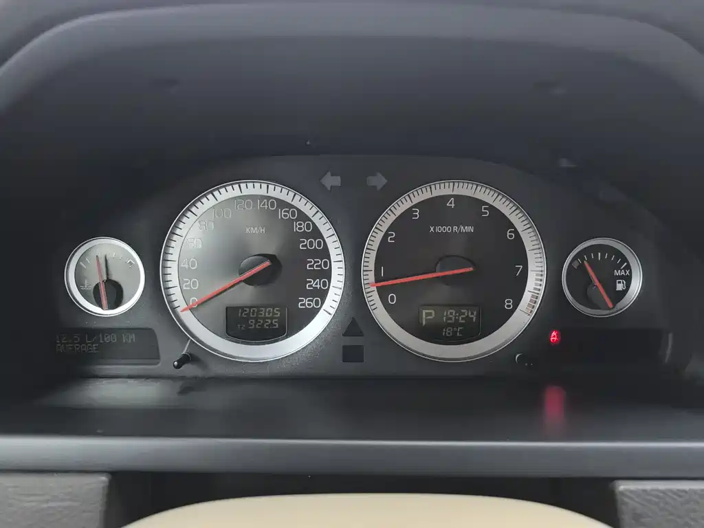 Volvo XC90 2012 2.5T Nordic Luxury Edition купить на сайте DeffCars