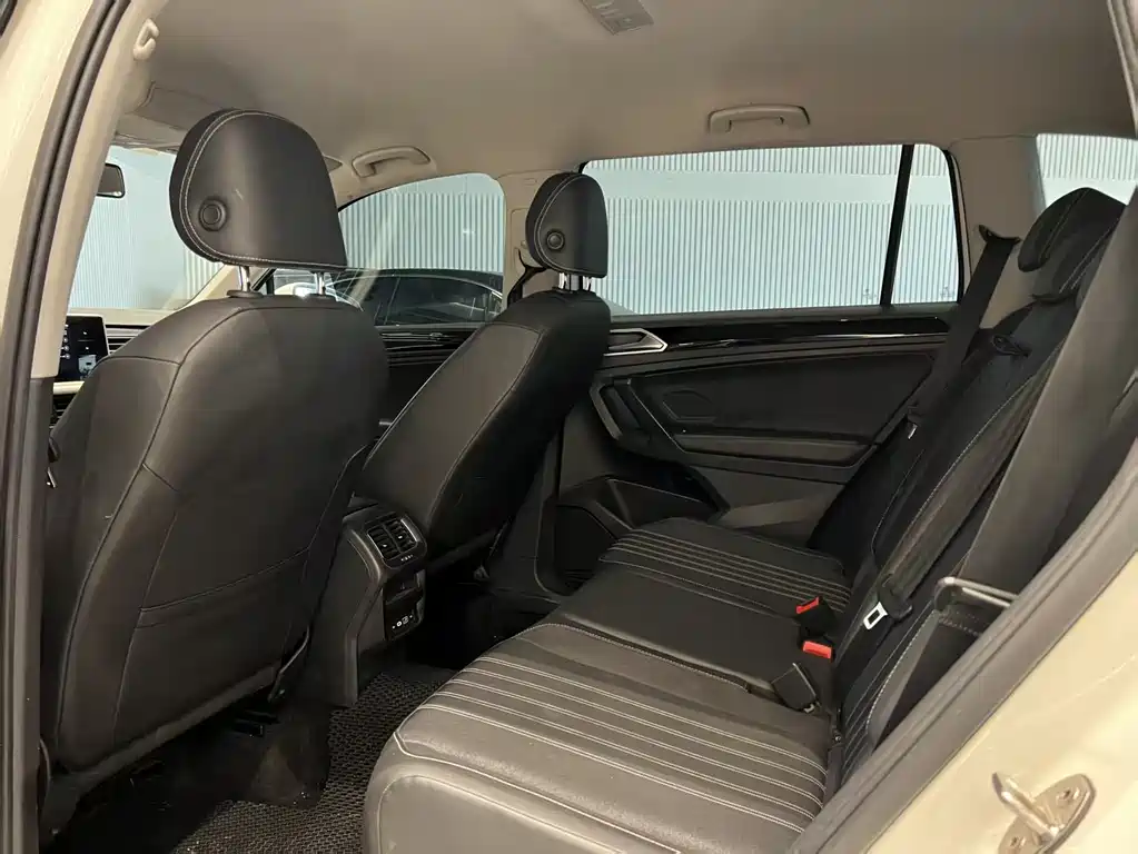 Tiguan L 2022 330TSI automatic two-wheel drive comfort version купить на сайте DeffCars