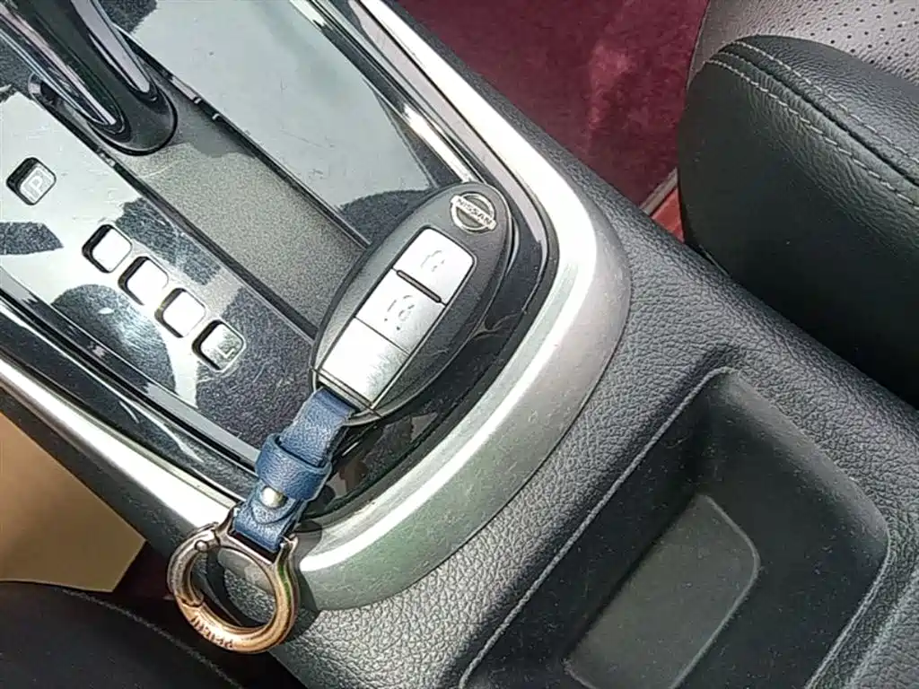 Tiida 2021 1.6L CVT Smart Travel Edition купить на сайте DeffCars
