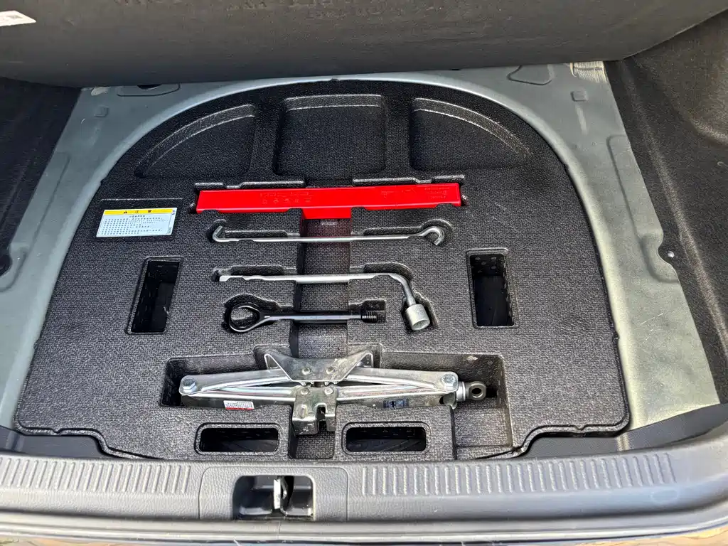 Camry 2021 2.0G Deluxe Edition купить на сайте DeffCars