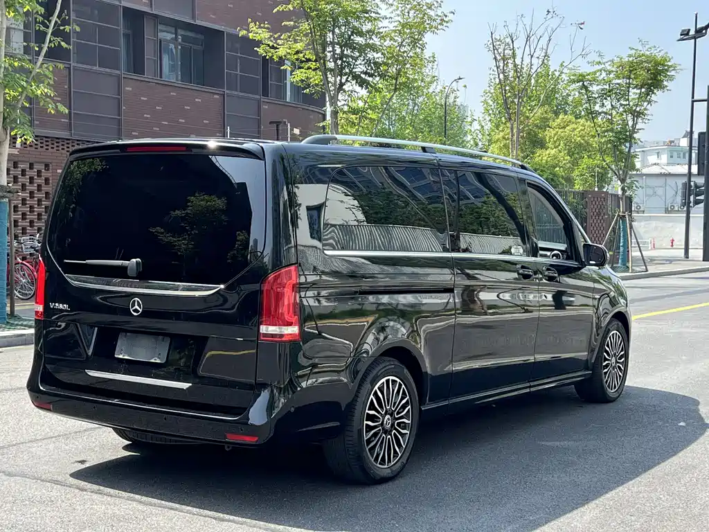 Mercedes-Benz V-Class 2018 V 260 L Premium Extended Edition National VI купить на сайте DeffCars