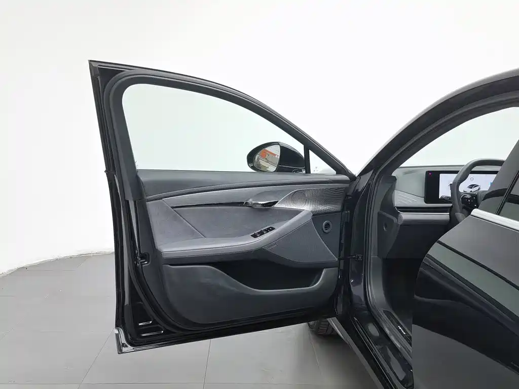 Lantu Chasing Light 2024 PHEV four-wheel drive ultra-long range flagship version купить на сайте DeffCars