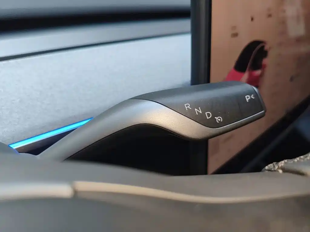 Model Y 2024 rear-wheel drive version купить на сайте DeffCars