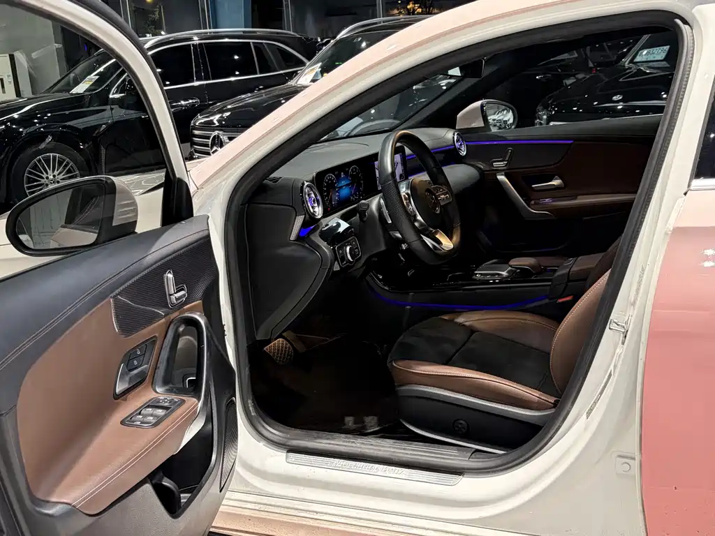 Mercedes-Benz A-Class 2020 Facelift A 200 L Sports Sedan Dynamic Type купить на сайте DeffCars