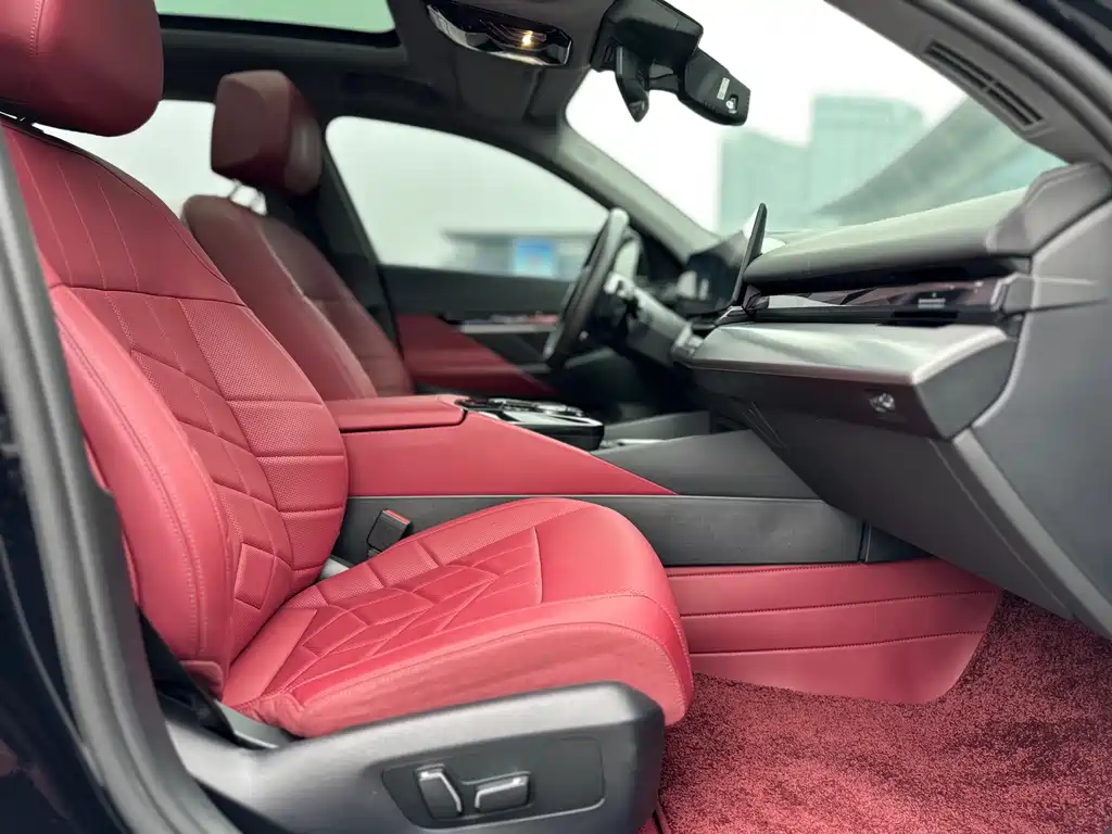 BMW 5 Series 2024 530Li Leading M Sports Package купить на сайте DeffCars