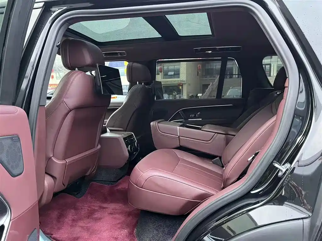 Range Rover 2025 3.0 L6 400PS Genesis Extended Edition купить на сайте DeffCars
