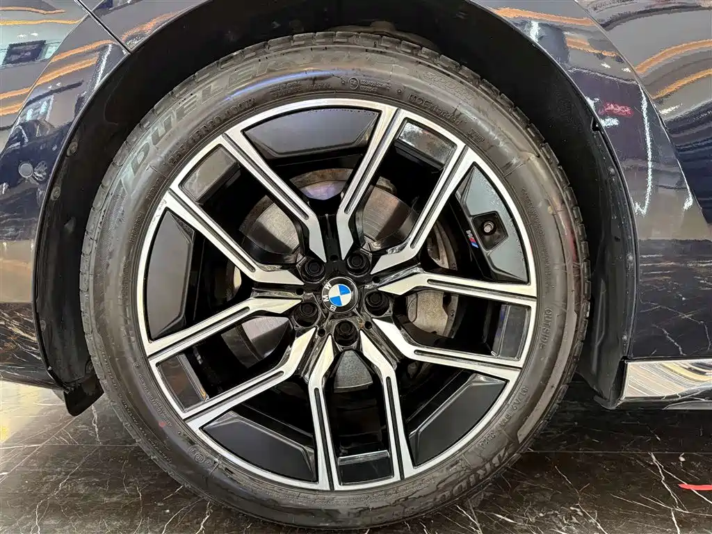 BMW 7 Series 2023 735Li M Sports Package купить на сайте DeffCars