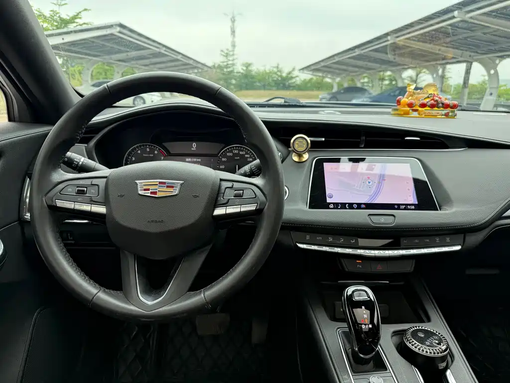 Cadillac XT4 2023 28T two-wheel drive fashion model купить на сайте DeffCars