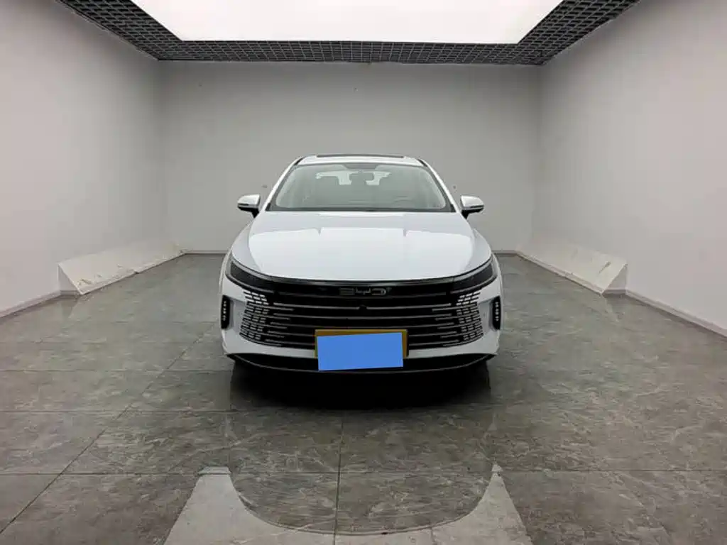 Destroyer 05 2024 Honor Edition DM-i 120KM Honor Type купить на сайте DeffCars