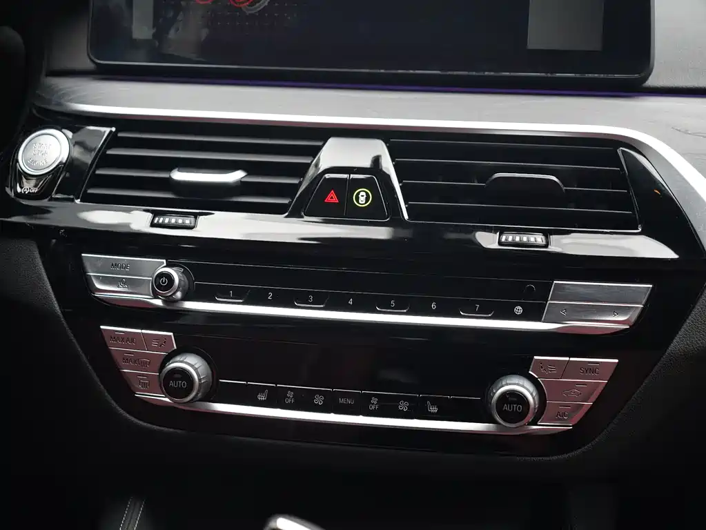 BMW 5 Series 2023 facelift 530Li leading M sports package купить на сайте DeffCars