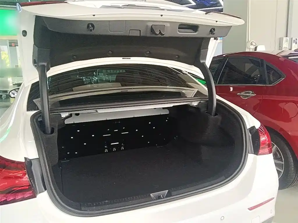 Mercedes-Benz A-Class 2024 facelift A 200 L fashionable model купить на сайте DeffCars