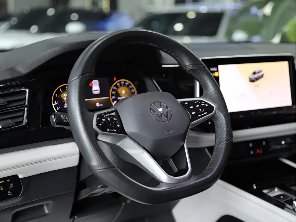 Touron 2022 380TSI four-wheel drive luxury version купить на сайте DeffCars