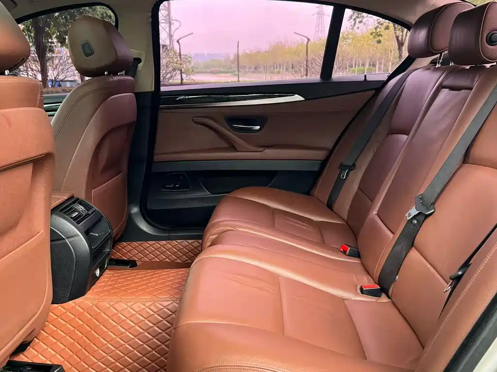 BMW 5 Series 2014 525Li Leading Model купить на сайте DeffCars