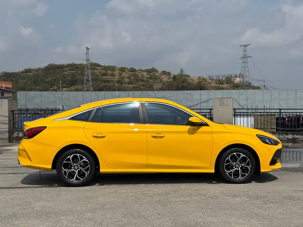 MG5 2021 300TGI DCT Green Luxury Flagship Edition купить на сайте DeffCars