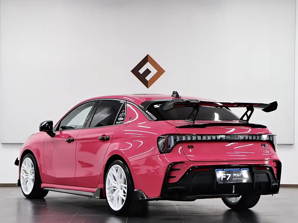 Lynk & Co 03 2025 model 03+ 2.0TD automatic performance advanced version купить на сайте DeffCars