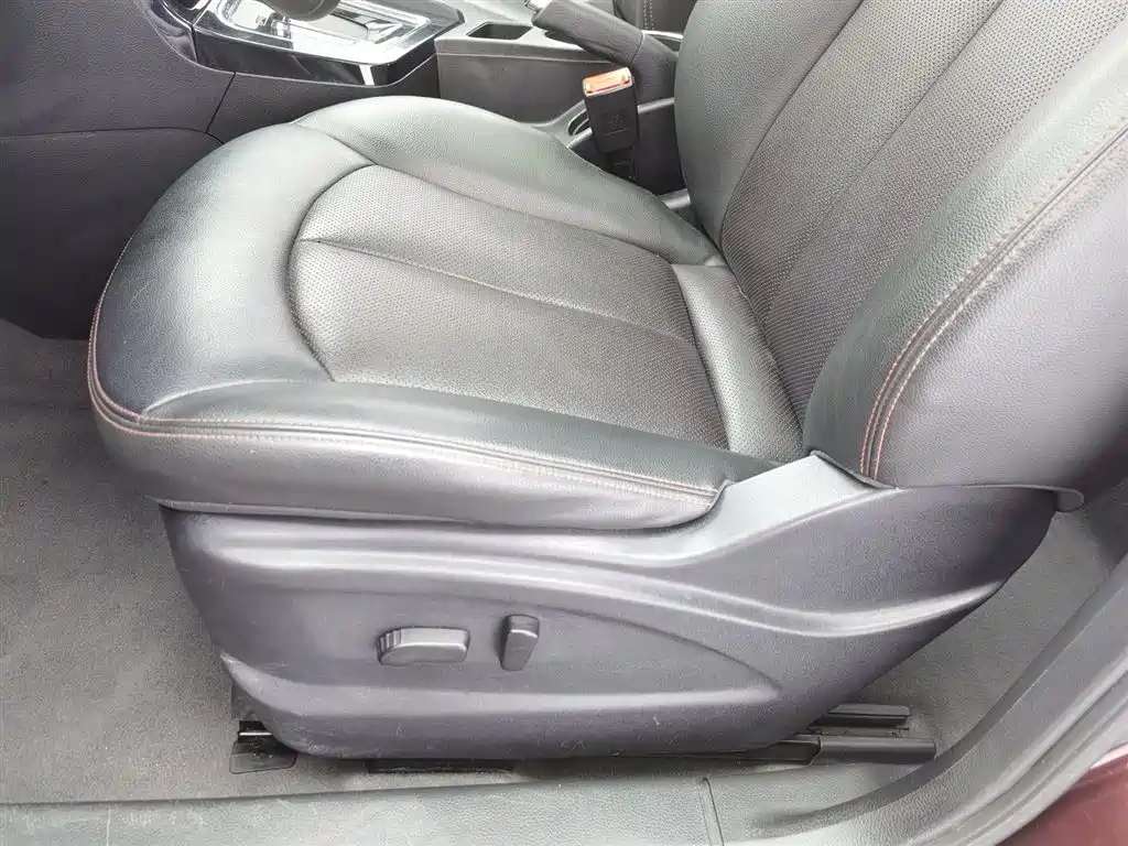 Venucia T70 2018 2.0L CVT Ruixiang Edition купить на сайте DeffCars