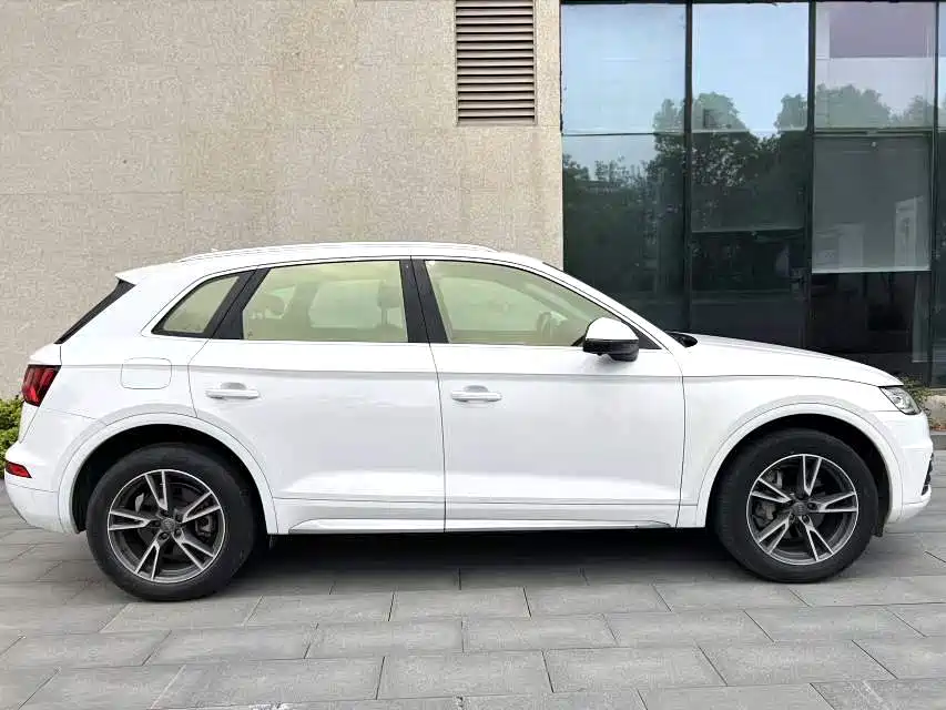 Audi Q5L 2020 facelift 40 TFSI Honorable and enterprising model купить на сайте DeffCars