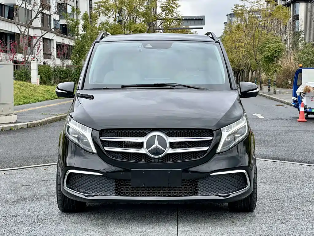 Mercedes-Benz V-Class 2021 V 260 L Long Wheelbase Premium Edition купить на сайте DeffCars