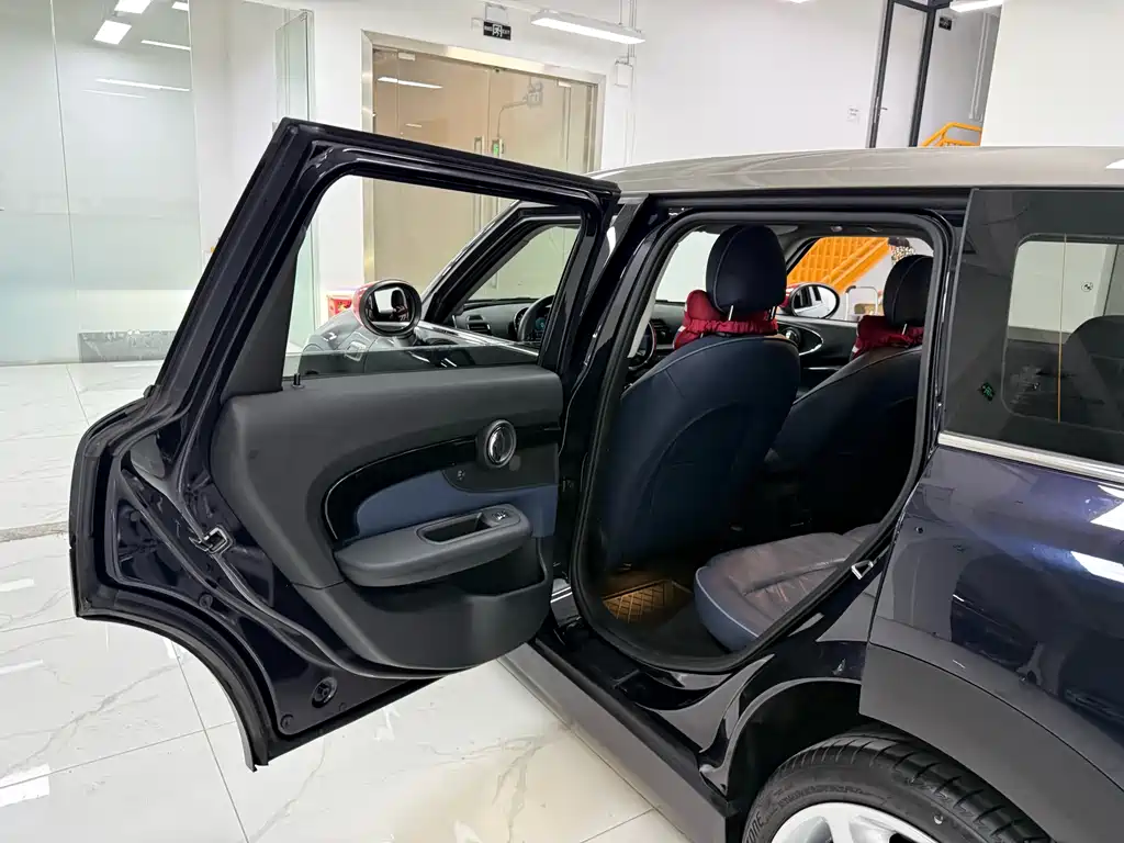 MINI CLUBMAN 2023 1.5T COOPER Connoisseur купить на сайте DeffCars