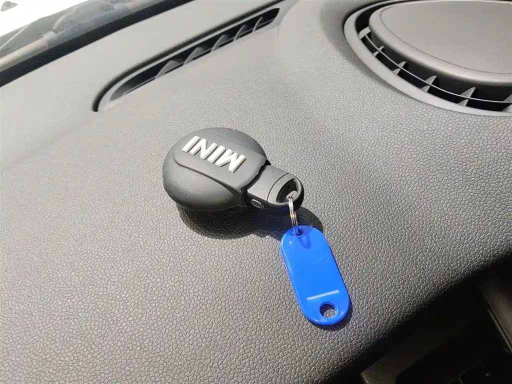 MINI 2018 1.5T COOPER Classic Five-Door Edition купить на сайте DeffCars