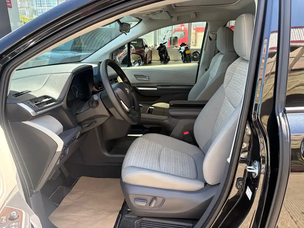 SIENNA 2024 2.5L Hybrid Comfort Edition купить на сайте DeffCars