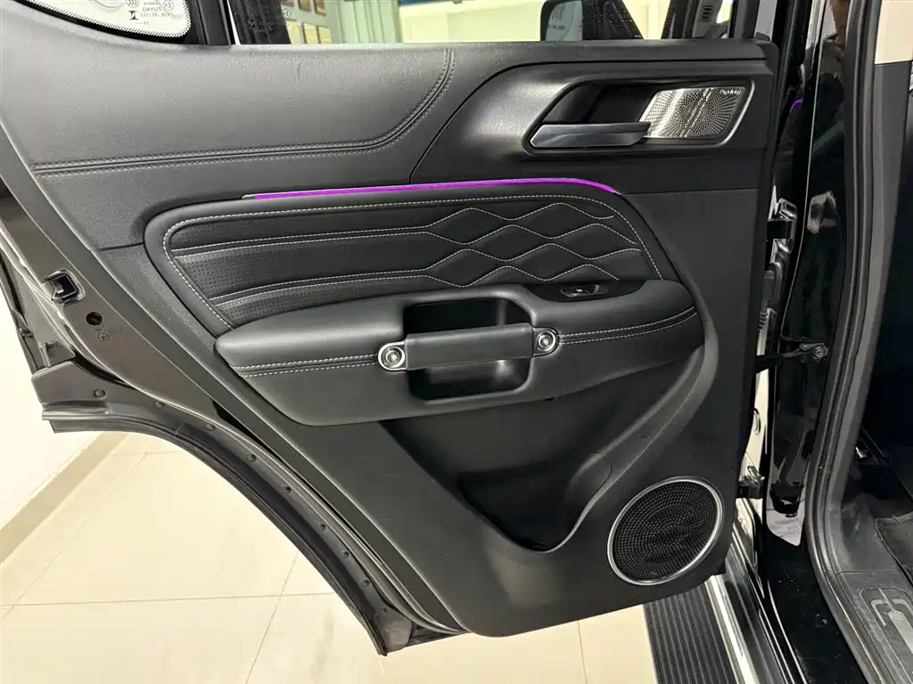 Tank 300 2024 2.0T Traverser купить на сайте DeffCars