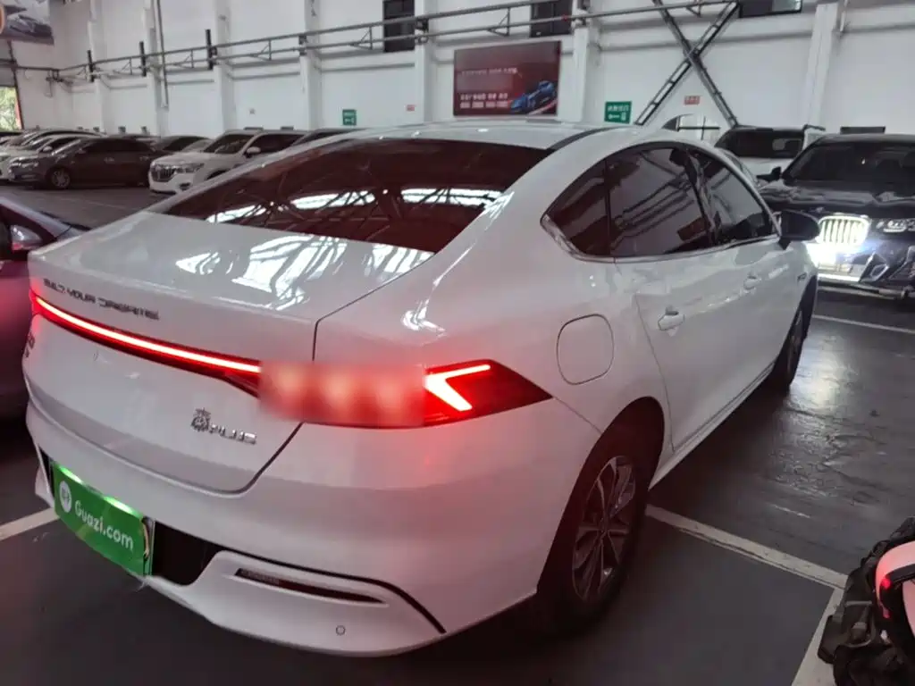 Qin PLUS 2024 Honor Edition DM-i 55KM Leading Model купить на сайте DeffCars