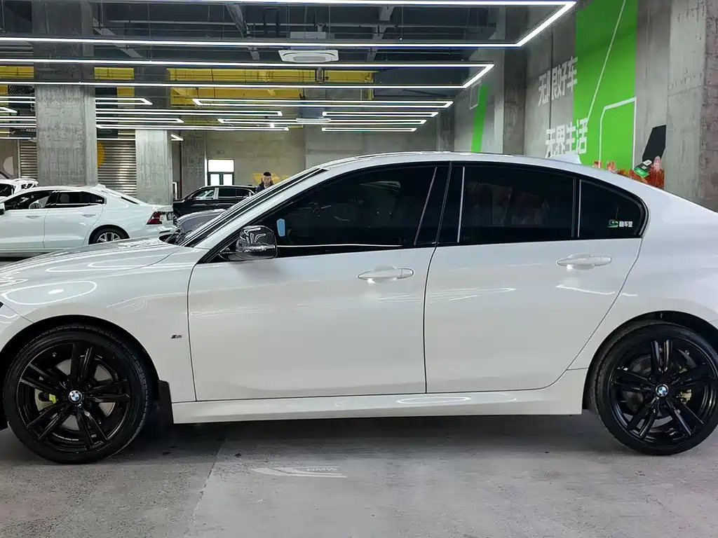 BMW 1 Series 2023 125i M Sports Night Edition купить на сайте DeffCars